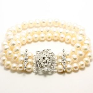 Genuine FW Pearl Bracelet NEW